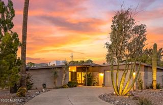 8801 E Lancaster Road, Tucson, AZ 85715