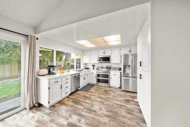 7040 Ellsworth Cir, Fair Oaks, CA 95628