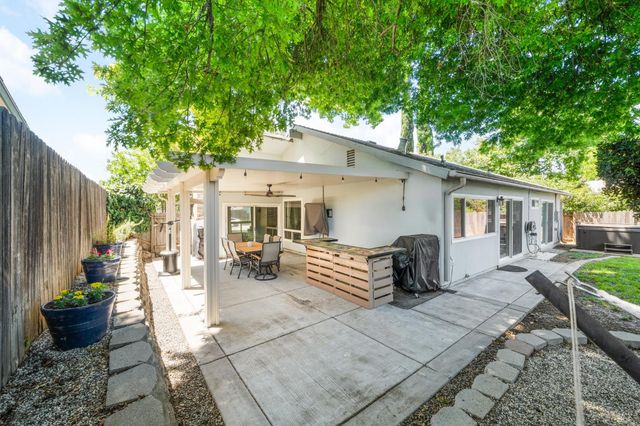 7040 Ellsworth Cir, Fair Oaks, CA 95628