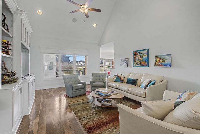 3131 Robinwood Dr, Murfreesboro, TN 37128