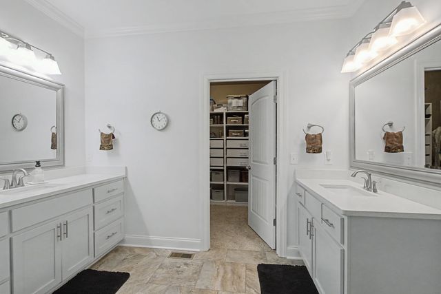 3131 Robinwood Dr, Murfreesboro, TN 37128