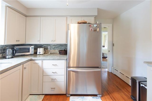 8 Fenner Avenue, Newport, RI 02840