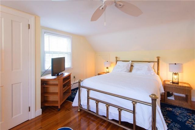 8 Fenner Avenue, Newport, RI 02840