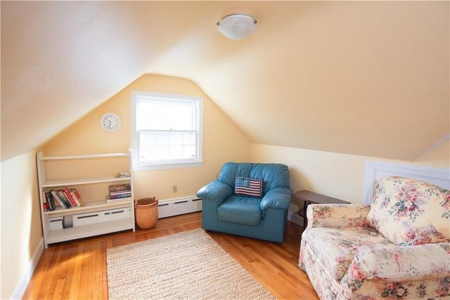 8 Fenner Avenue, Newport, RI 02840