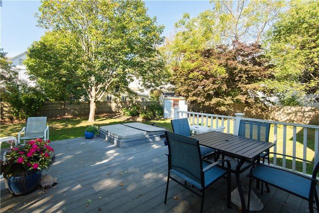 8 Fenner Avenue, Newport, RI 02840