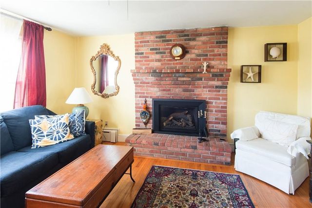 8 Fenner Avenue, Newport, RI 02840