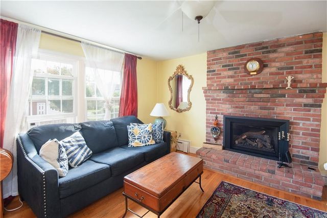 8 Fenner Avenue, Newport, RI 02840