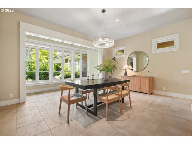 4330 Sw CHARMING Way, Portland, OR 97225
