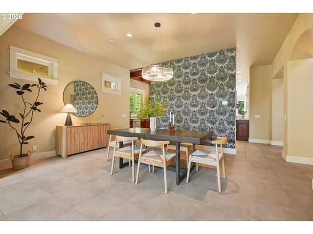4330 Sw CHARMING Way, Portland, OR 97225