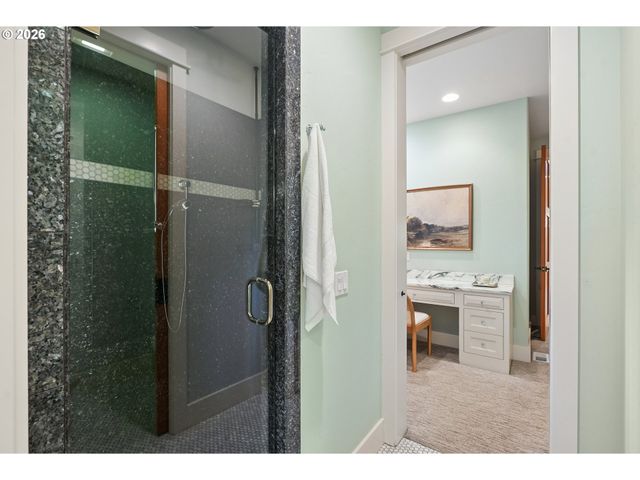 4330 Sw CHARMING Way, Portland, OR 97225