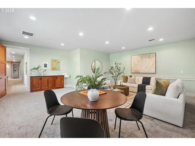 4330 Sw CHARMING Way, Portland, OR 97225