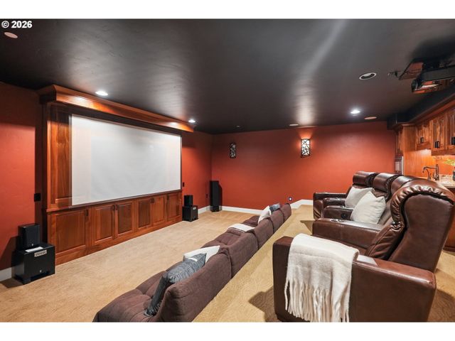 4330 Sw CHARMING Way, Portland, OR 97225