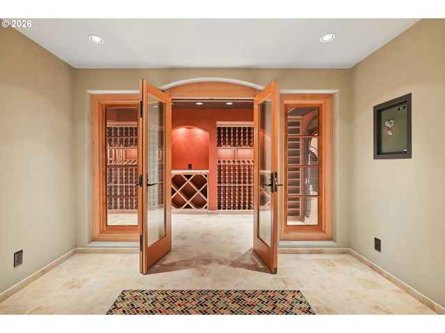 4330 Sw CHARMING Way, Portland, OR 97225