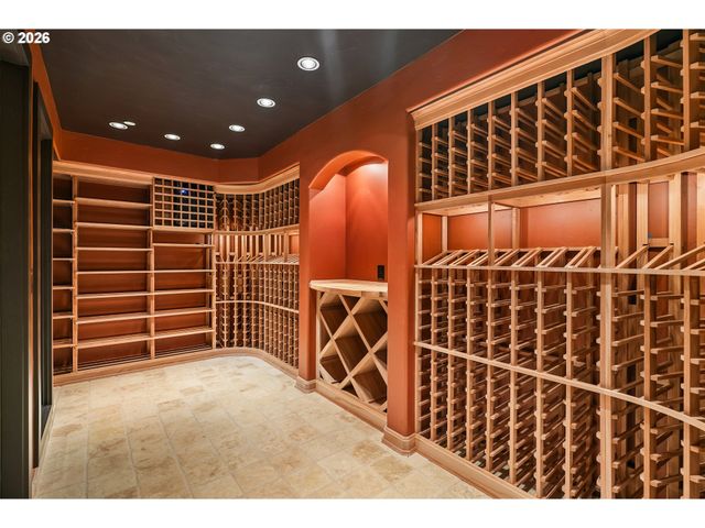 4330 Sw CHARMING Way, Portland, OR 97225