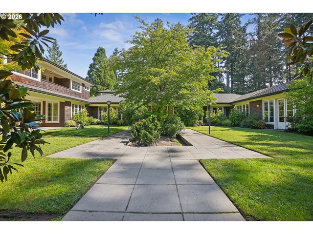 4330 Sw CHARMING Way, Portland, OR 97225
