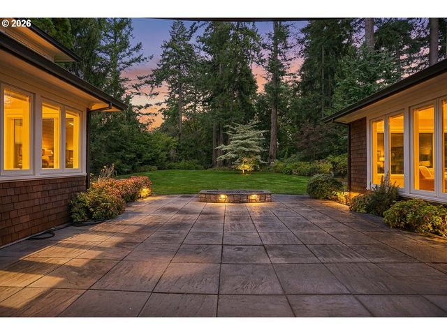 4330 Sw CHARMING Way, Portland, OR 97225