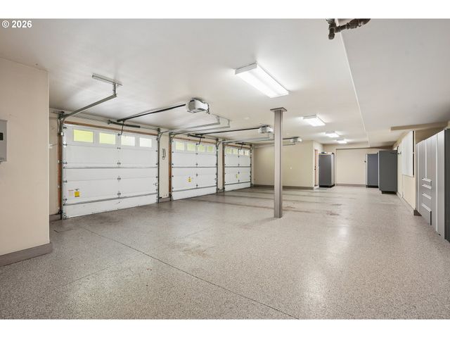 4330 Sw CHARMING Way, Portland, OR 97225