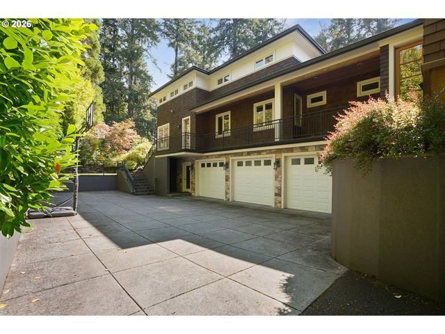 4330 Sw CHARMING Way, Portland, OR 97225