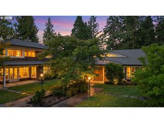 4330 Sw CHARMING Way, Portland, OR 97225