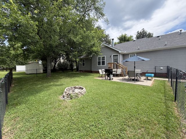 1405 Belle Oaks Dr, Murfreesboro, TN 37130