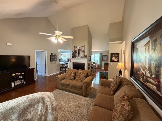 1405 Belle Oaks Dr, Murfreesboro, TN 37130