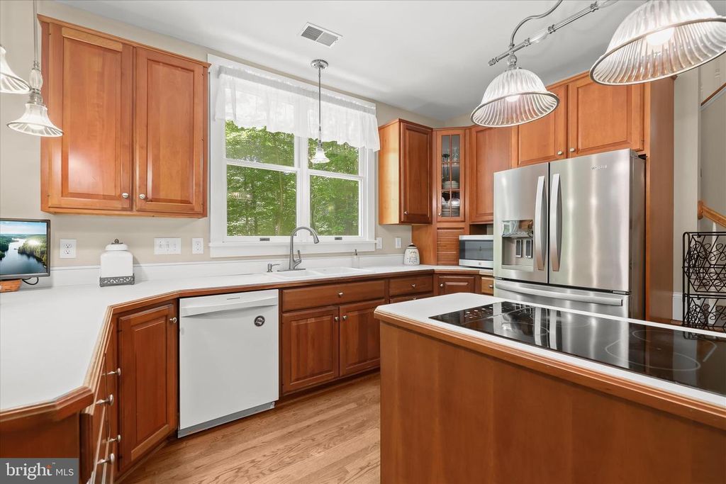 Image 13 of property listing at 2846 SHADOW ROLL CT, Glenwood, MD 21738