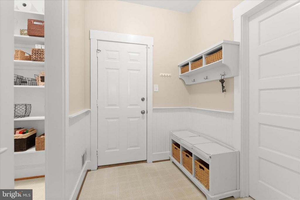 Image 18 of property listing at 2846 SHADOW ROLL CT, Glenwood, MD 21738
