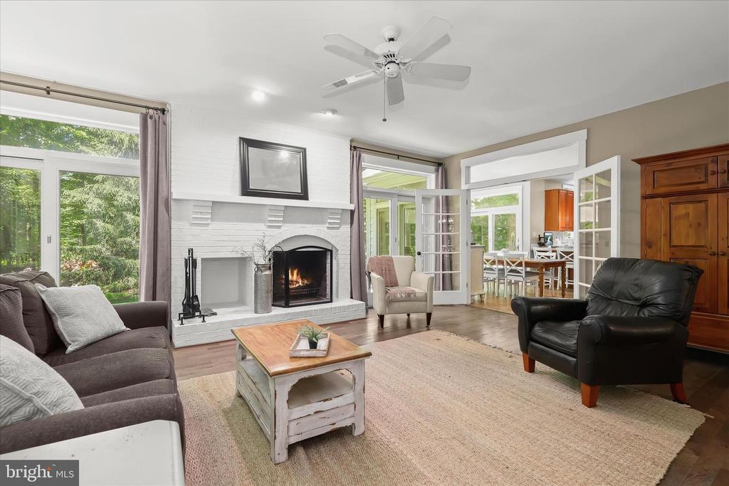 Image 24 of property listing at 2846 SHADOW ROLL CT, Glenwood, MD 21738