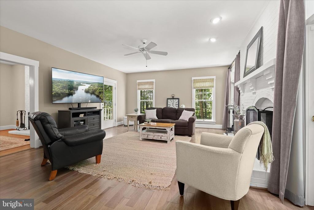 Image 25 of property listing at 2846 SHADOW ROLL CT, Glenwood, MD 21738