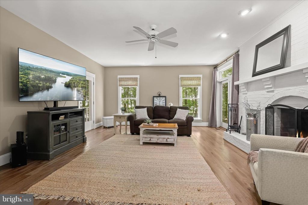 Image 27 of property listing at 2846 SHADOW ROLL CT, Glenwood, MD 21738