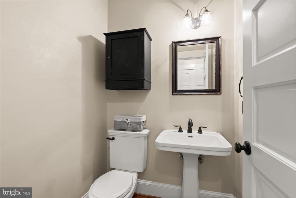 Image 33 of property listing at 2846 SHADOW ROLL CT, Glenwood, MD 21738