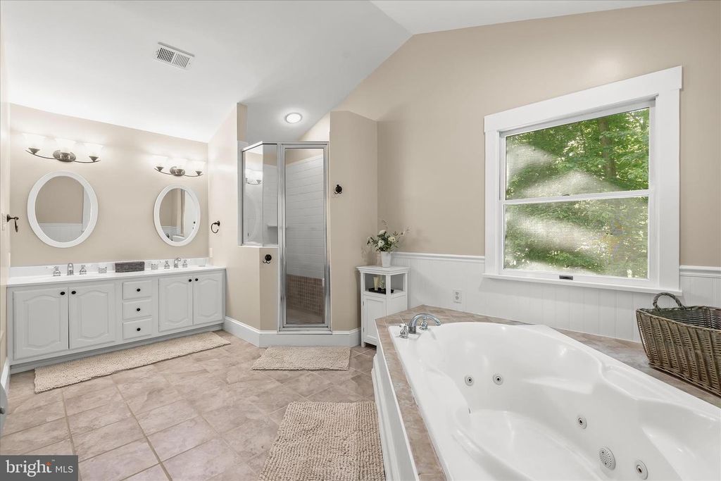 Image 40 of property listing at 2846 SHADOW ROLL CT, Glenwood, MD 21738