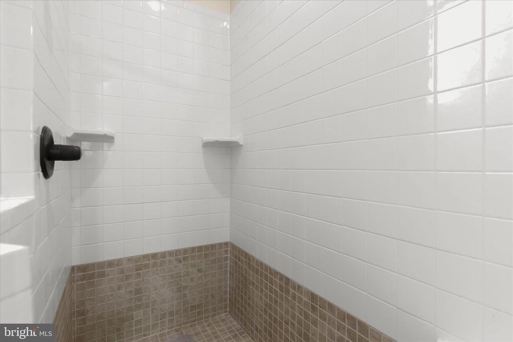 Image 42 of property listing at 2846 SHADOW ROLL CT, Glenwood, MD 21738