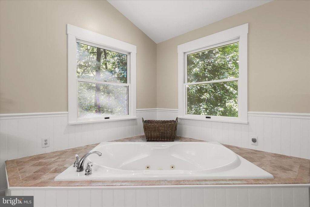 Image 43 of property listing at 2846 SHADOW ROLL CT, Glenwood, MD 21738