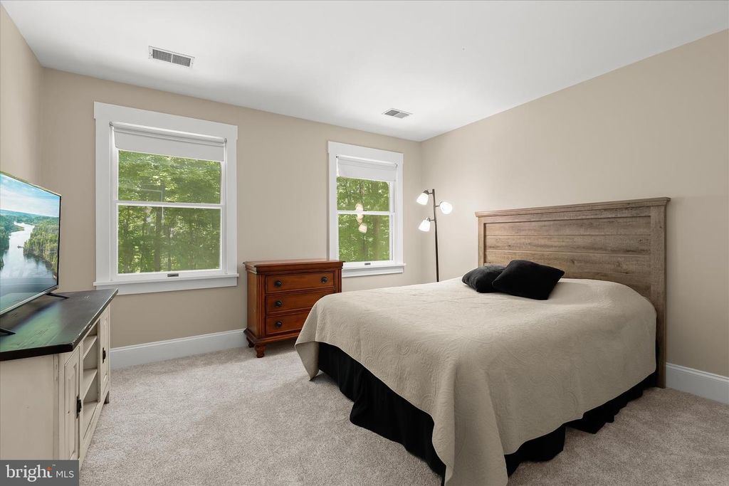 Image 47 of property listing at 2846 SHADOW ROLL CT, Glenwood, MD 21738