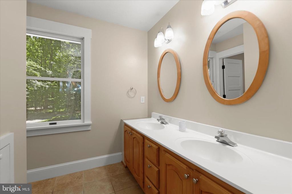 Image 48 of property listing at 2846 SHADOW ROLL CT, Glenwood, MD 21738