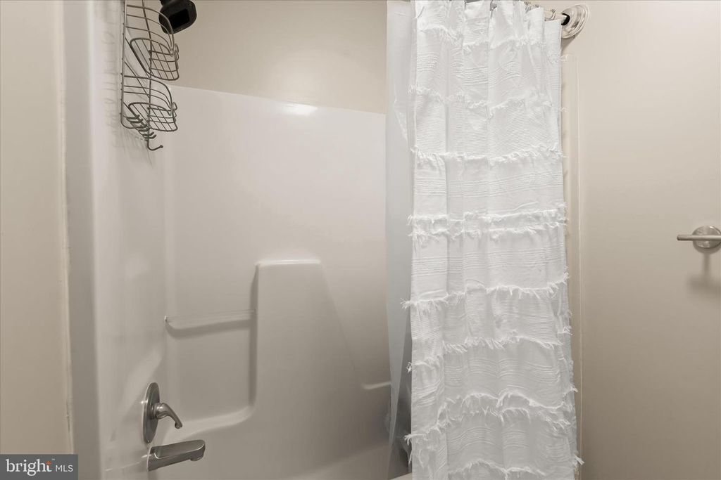 Image 49 of property listing at 2846 SHADOW ROLL CT, Glenwood, MD 21738