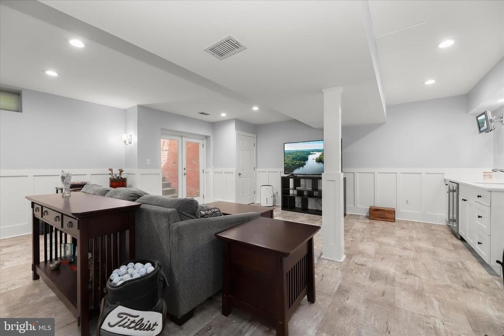 Image 60 of property listing at 2846 SHADOW ROLL CT, Glenwood, MD 21738