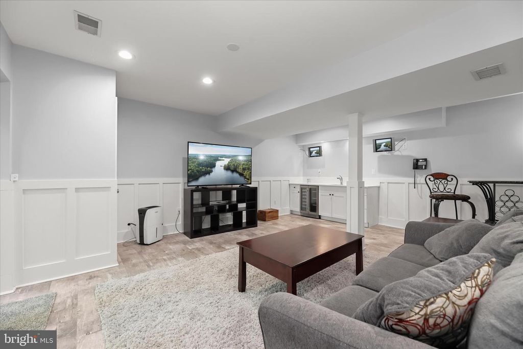 Image 61 of property listing at 2846 SHADOW ROLL CT, Glenwood, MD 21738