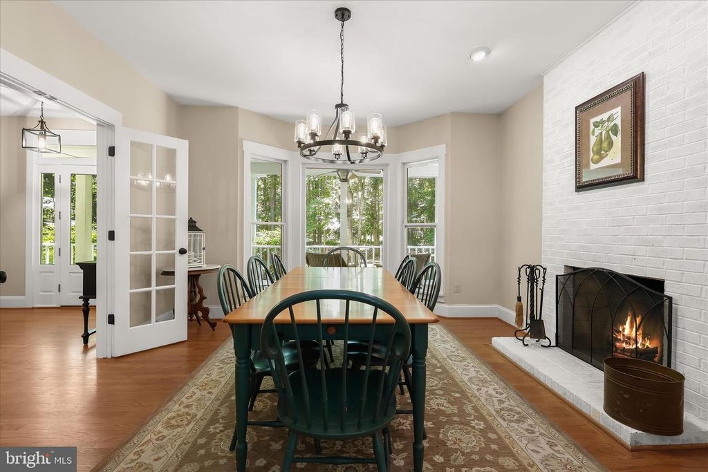Image 7 of property listing at 2846 SHADOW ROLL CT, Glenwood, MD 21738
