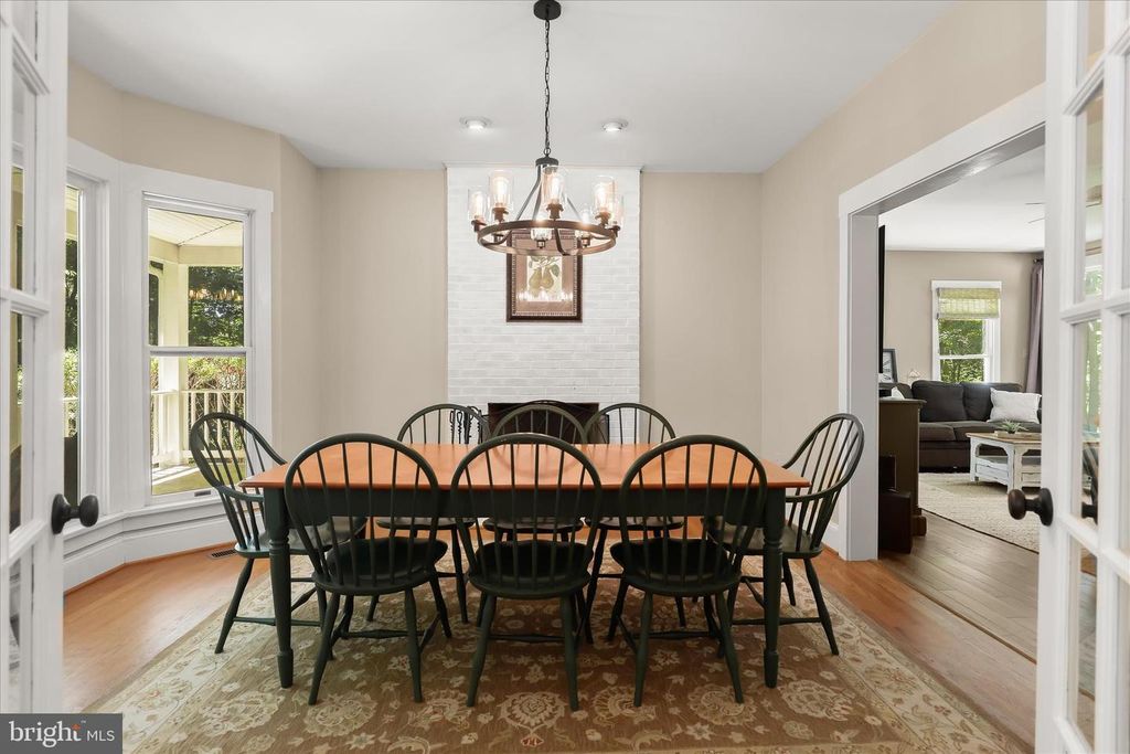 Image 8 of property listing at 2846 SHADOW ROLL CT, Glenwood, MD 21738