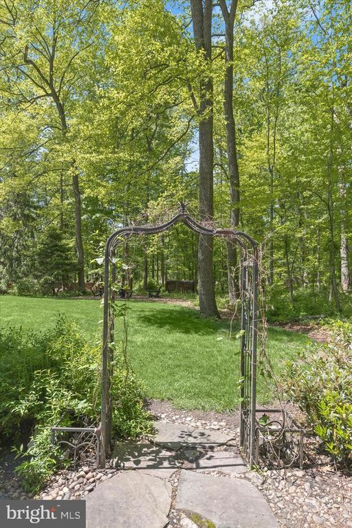 Image 86 of property listing at 2846 SHADOW ROLL CT, Glenwood, MD 21738