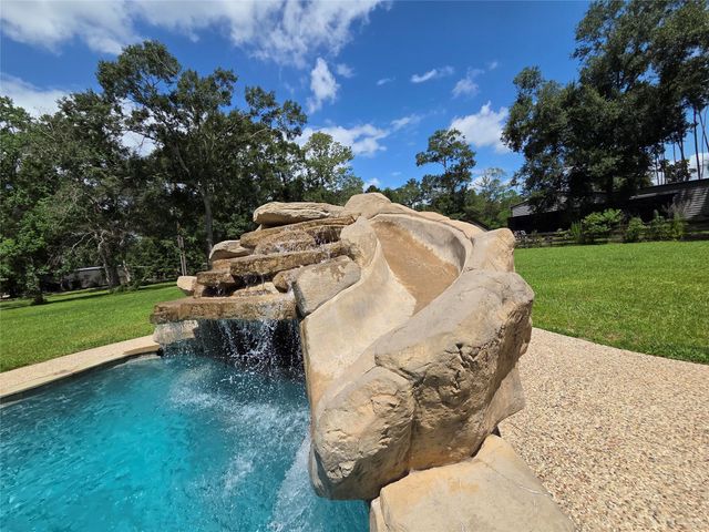 26815 E Fm 2090 Road, Splendora, TX 77372