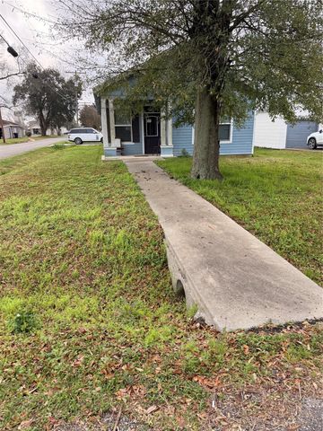 603 Boston Avenue, Nederland, TX 77627