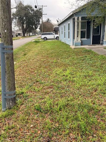 603 Boston Avenue, Nederland, TX 77627