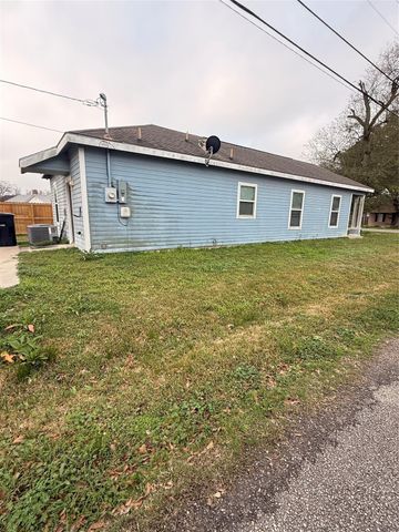 603 Boston Avenue, Nederland, TX 77627