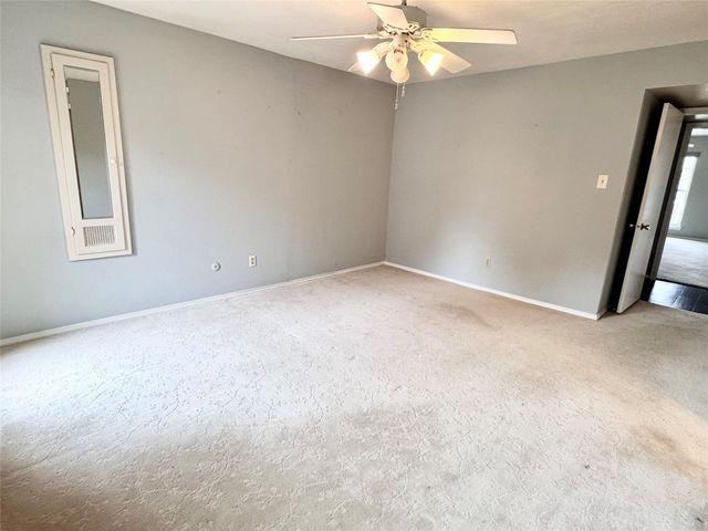 4014 Ridglea Country Club Drive 407, Fort Worth, TX 76126