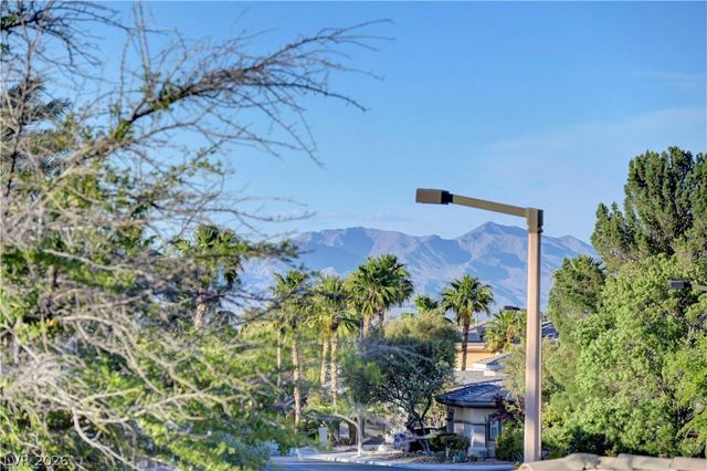 444 Pinnacle Heights Lane, Las Vegas, NV 89144