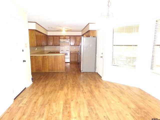 803 Corey, Whitehouse, TX 75791
