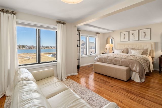 21 Harbourside Rd 26, Quincy, MA 02171